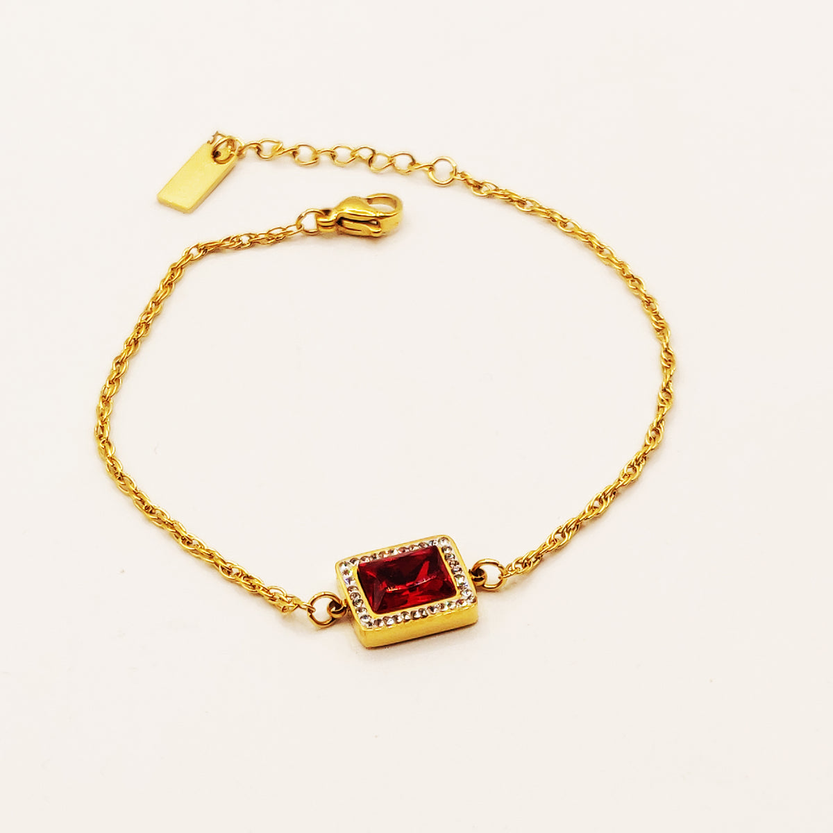 Bracelet Simple Pendentif Cristal Rouge Luxe