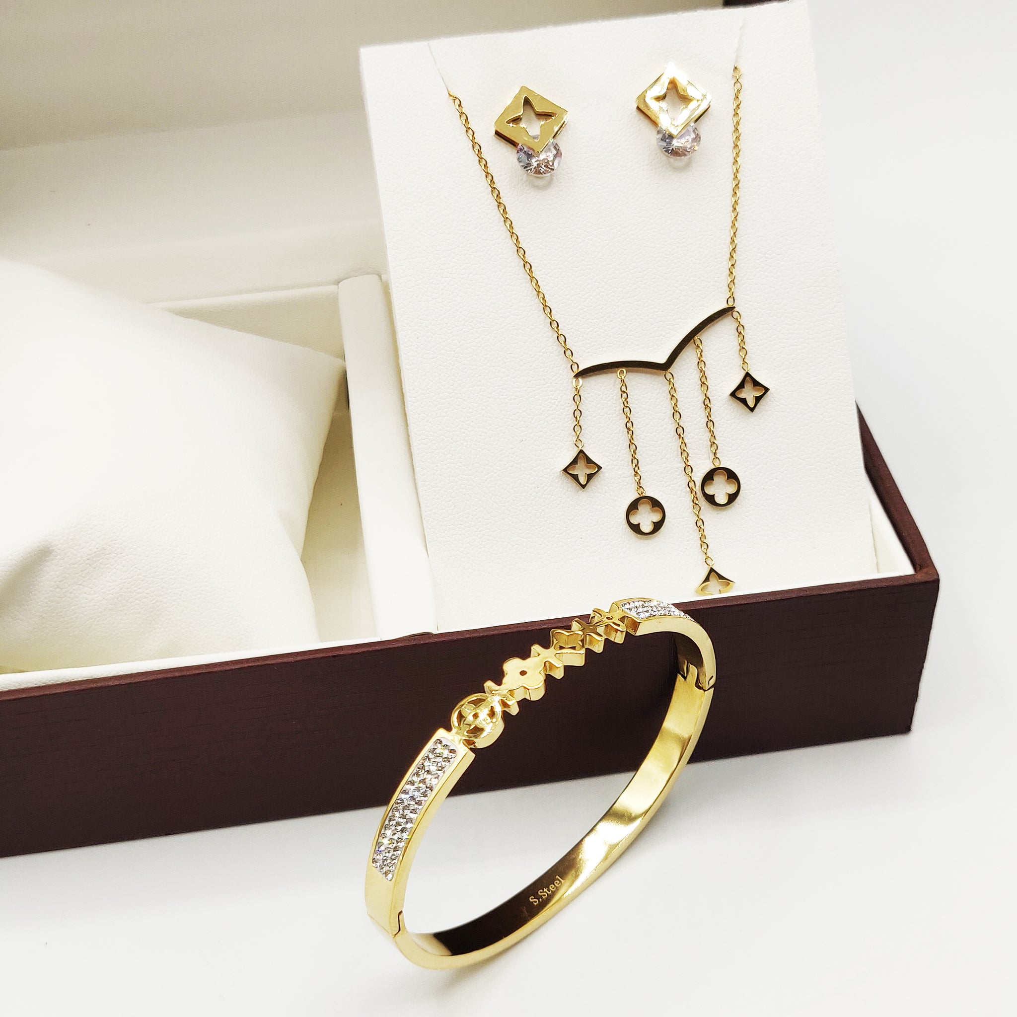 Coffret Collier, Bracelet et Boucles d'oreilles Trèfles et Étoiles Luxe