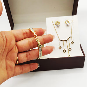 Coffret Collier, Bracelet et Boucles d'oreilles Trèfles et Étoiles Luxe