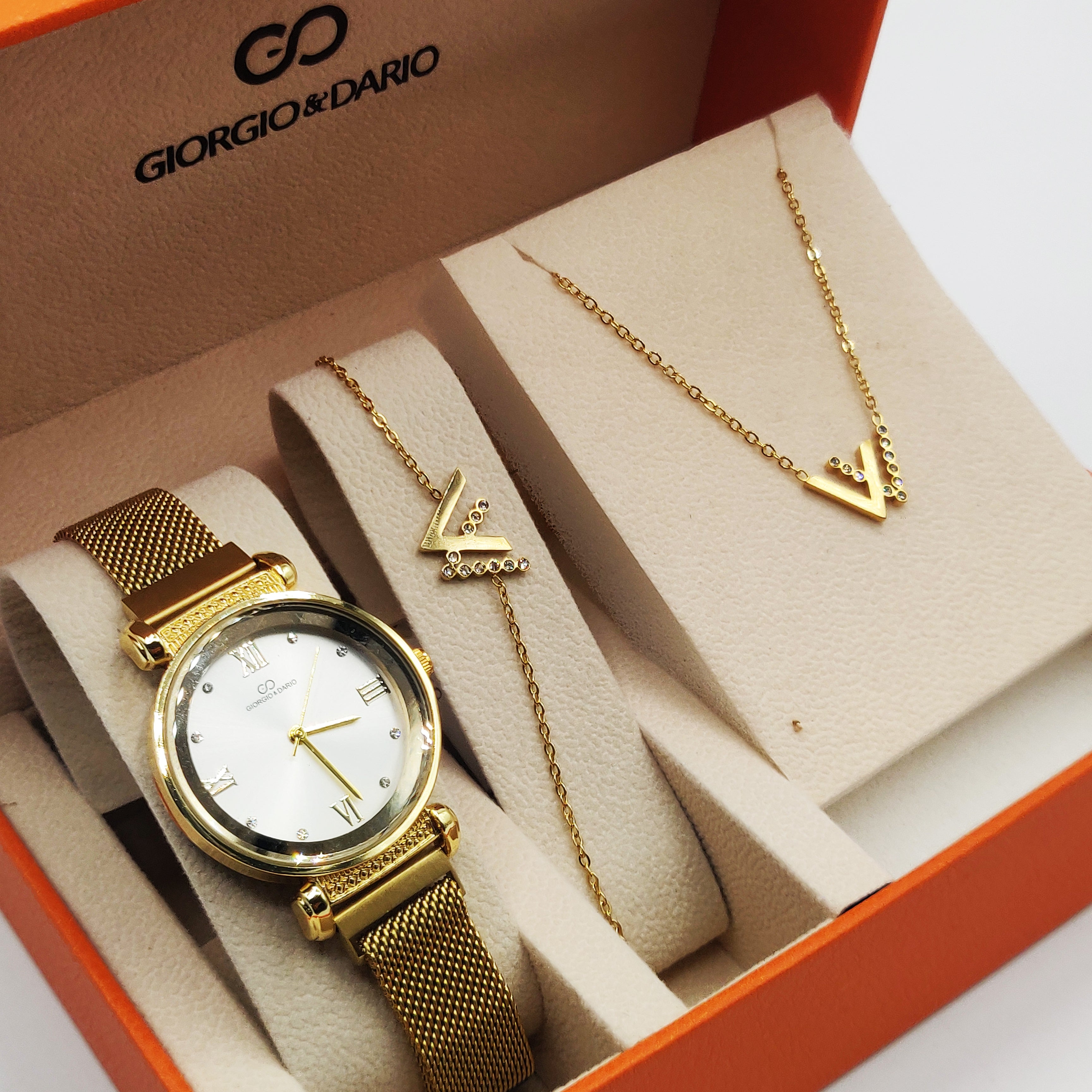 Coffret Giorgio & Dario EU6408 Fond Blanc avec Collier et Bracelet Double V