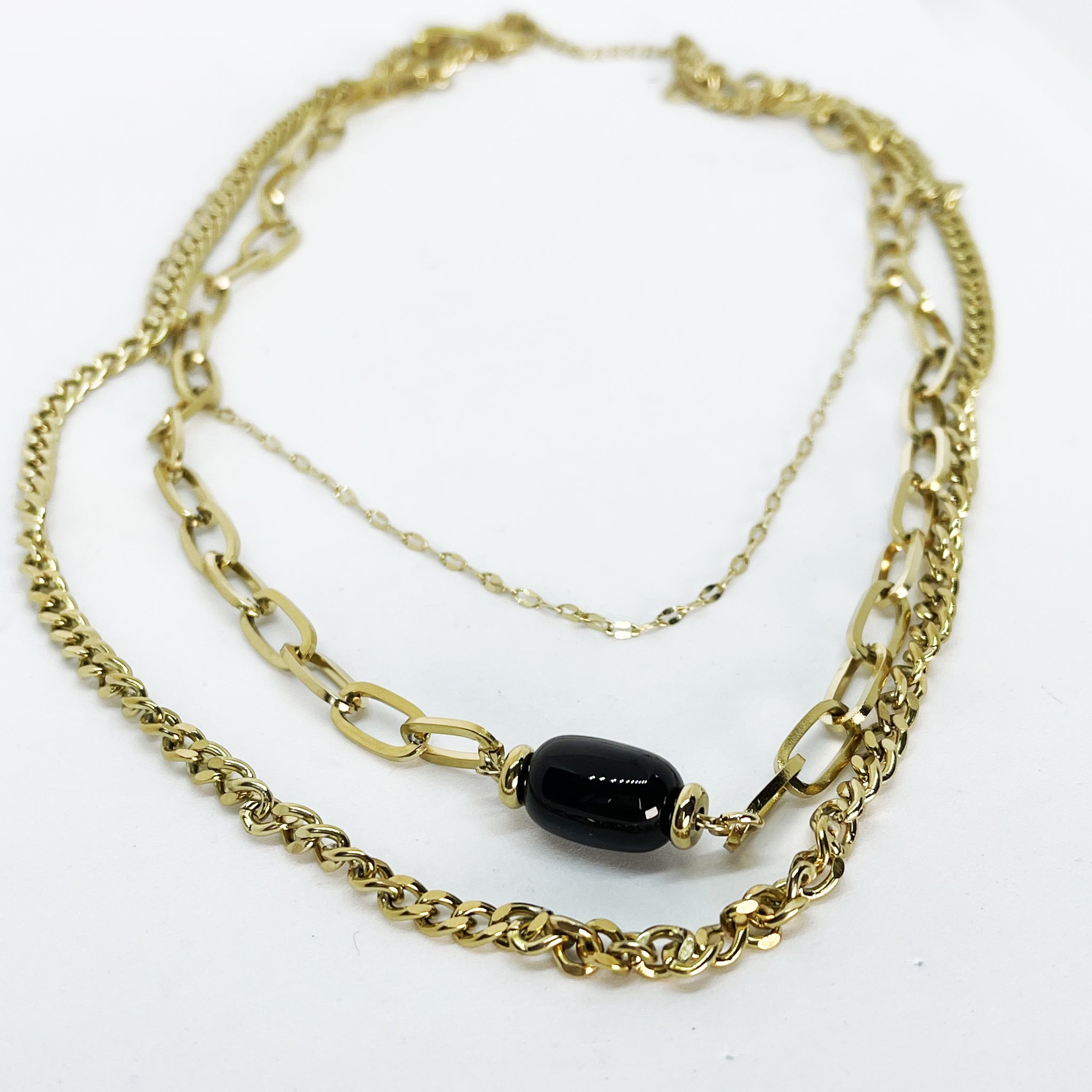 Collier 3 Chaînes Dorées Avec Pendentif Papillon En Zircon – Modèle Cuivré Argenté