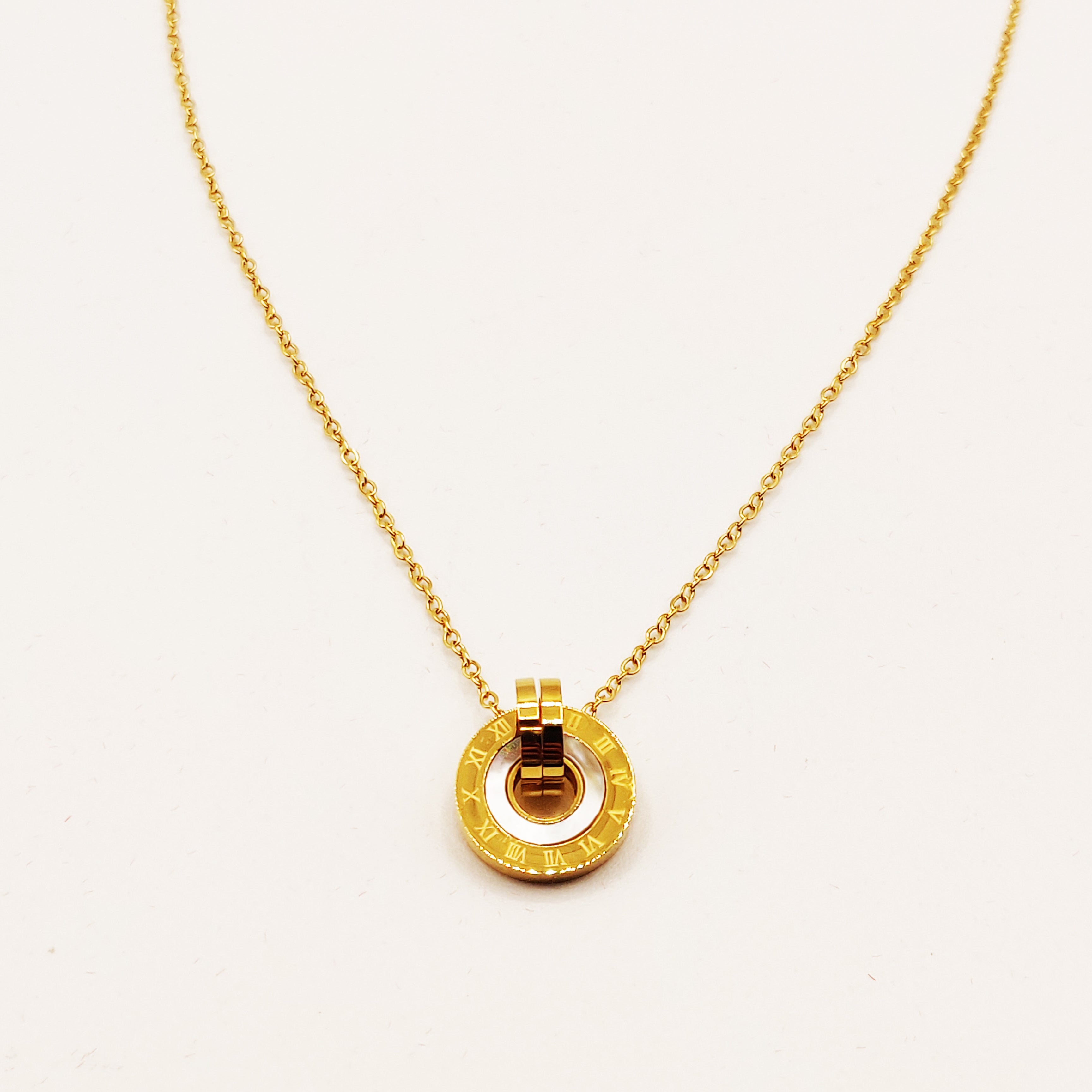 Collier Cercle Romain Blanc Nacré