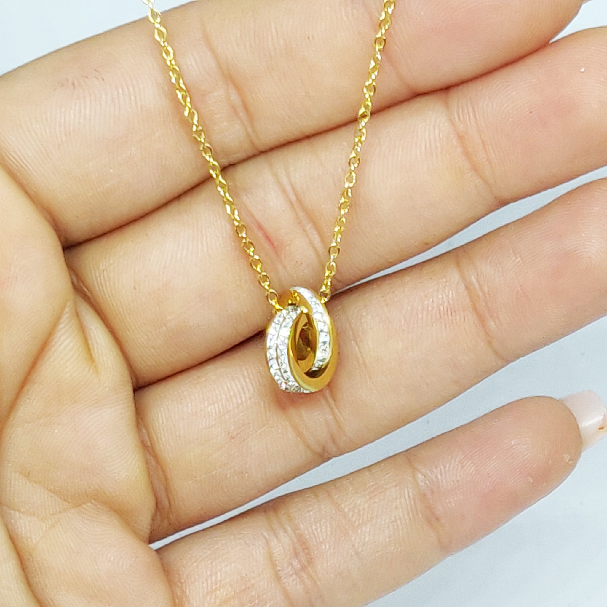 Collier Cercles Croisés Cristaux