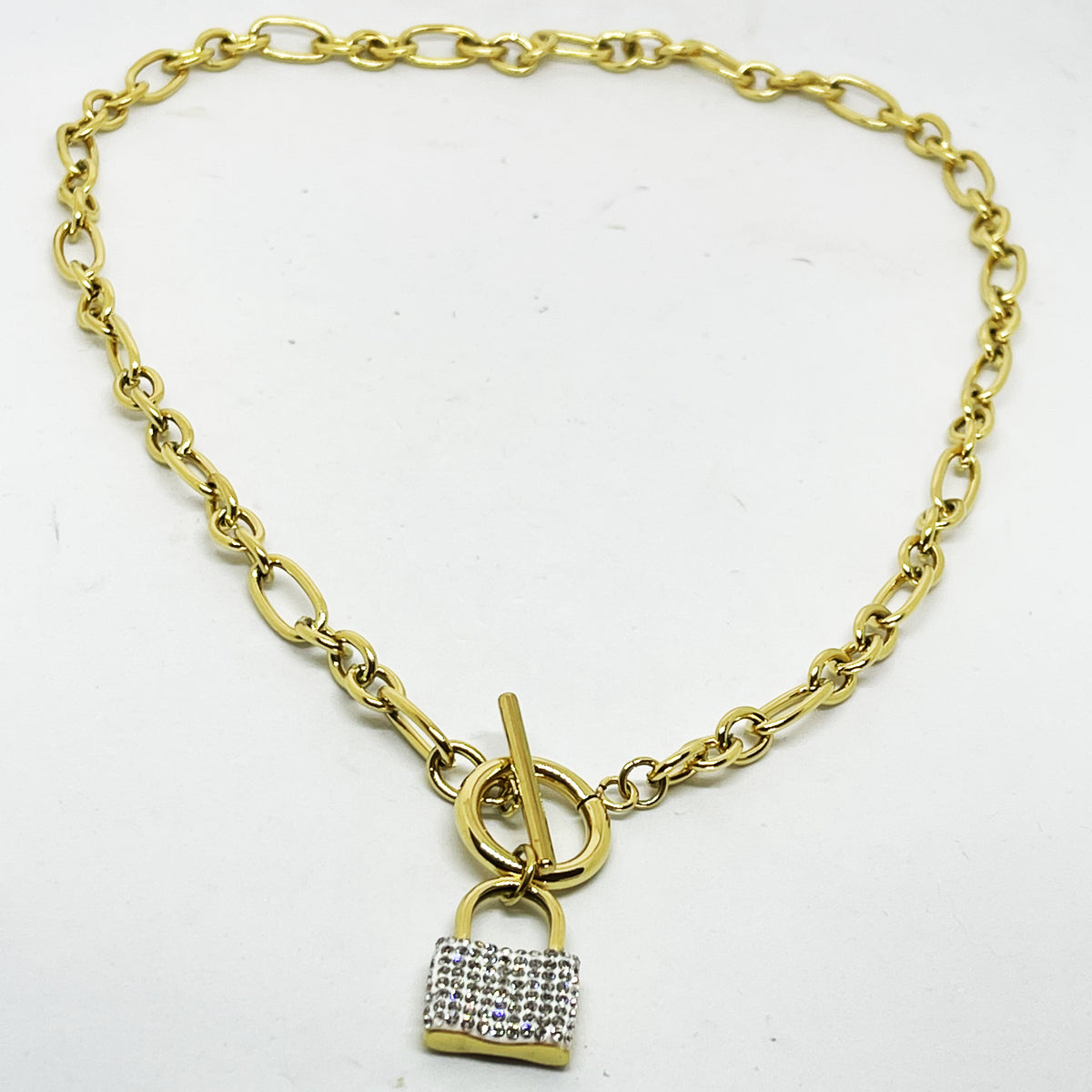 Collier Chaîne Cercle Barre et Cadenas Cristaux