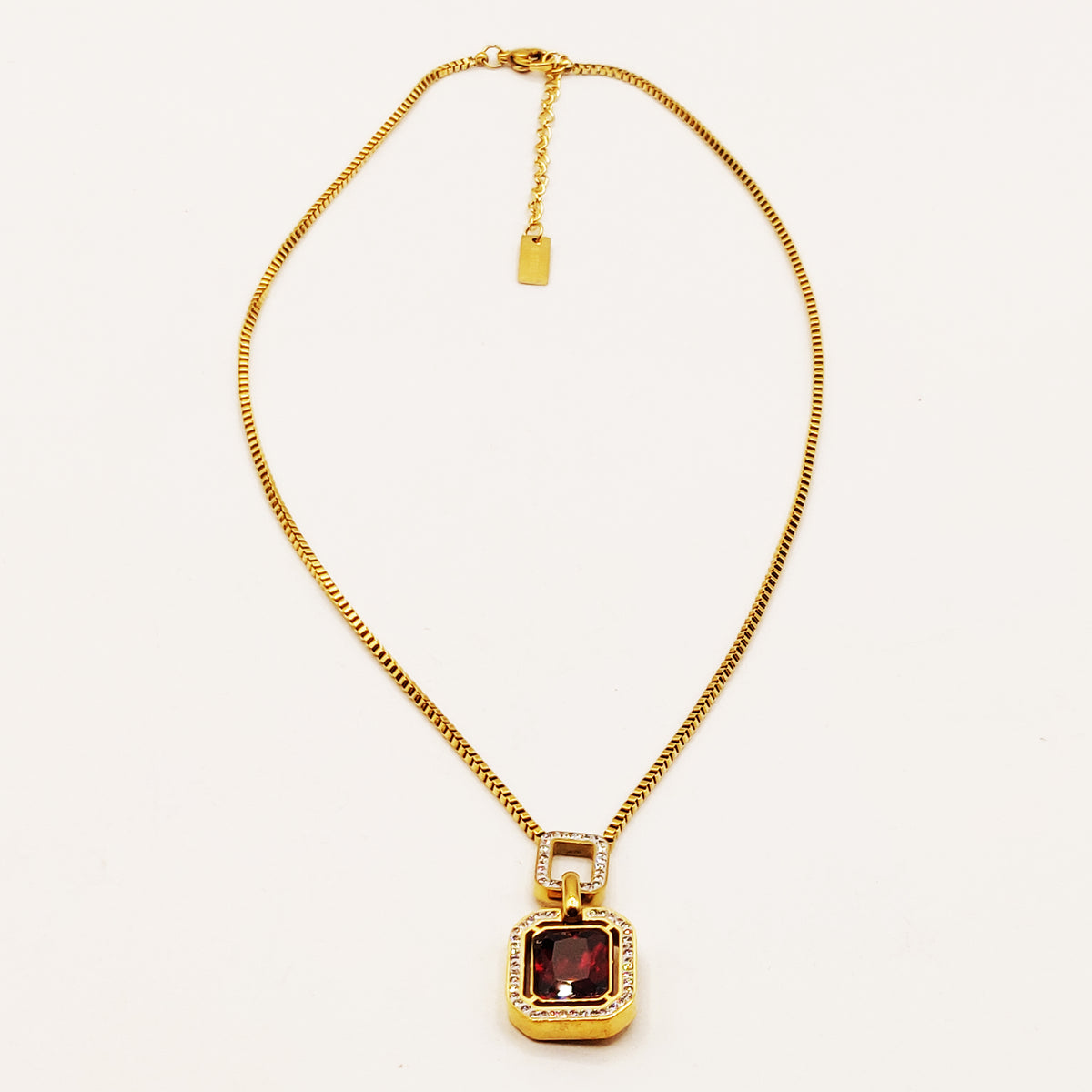 Collier Chaîne Cubique Cristal Rouge Luxe