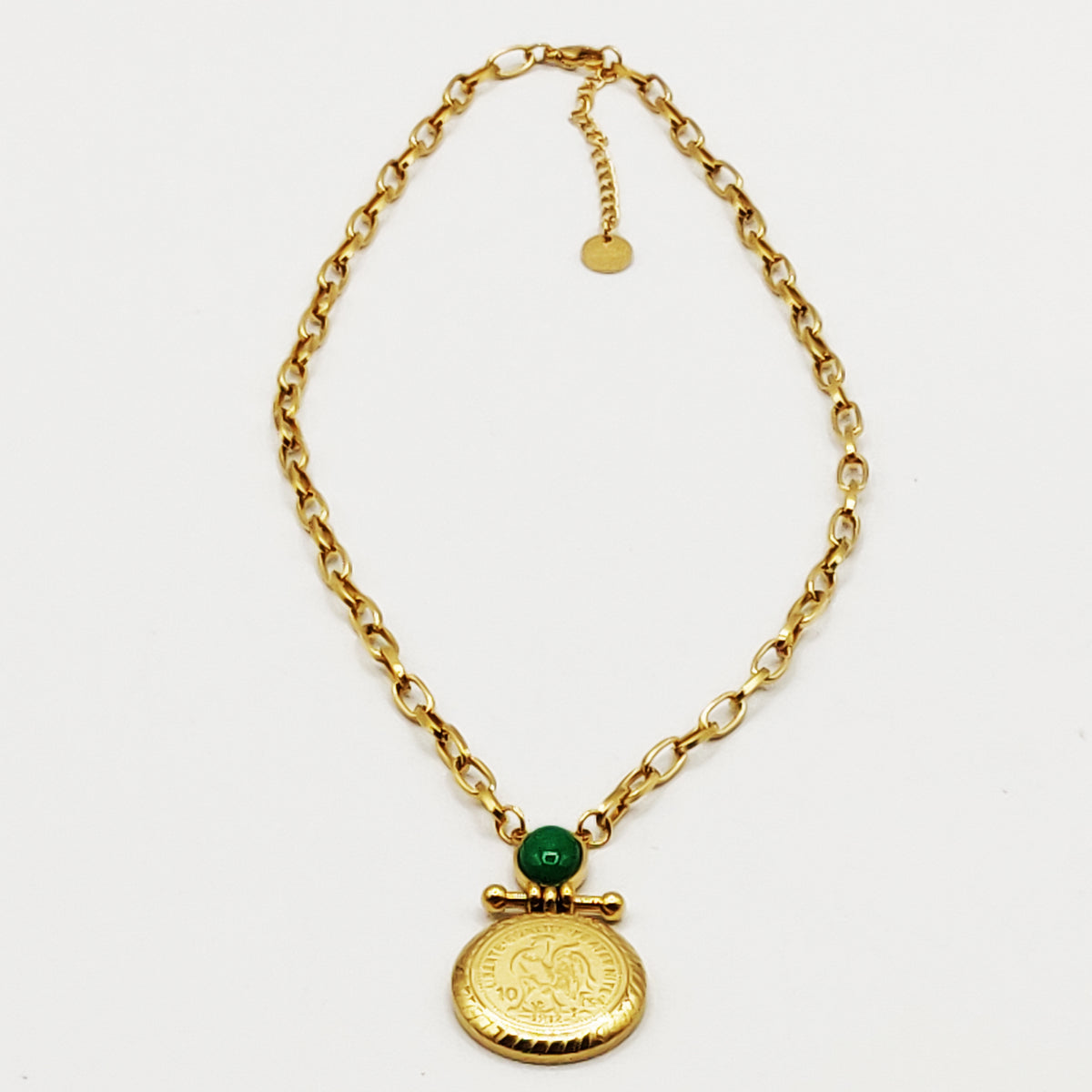 Collier Chaîne Perle d'imitation Verte et Pendentif Louise Coq Luxe