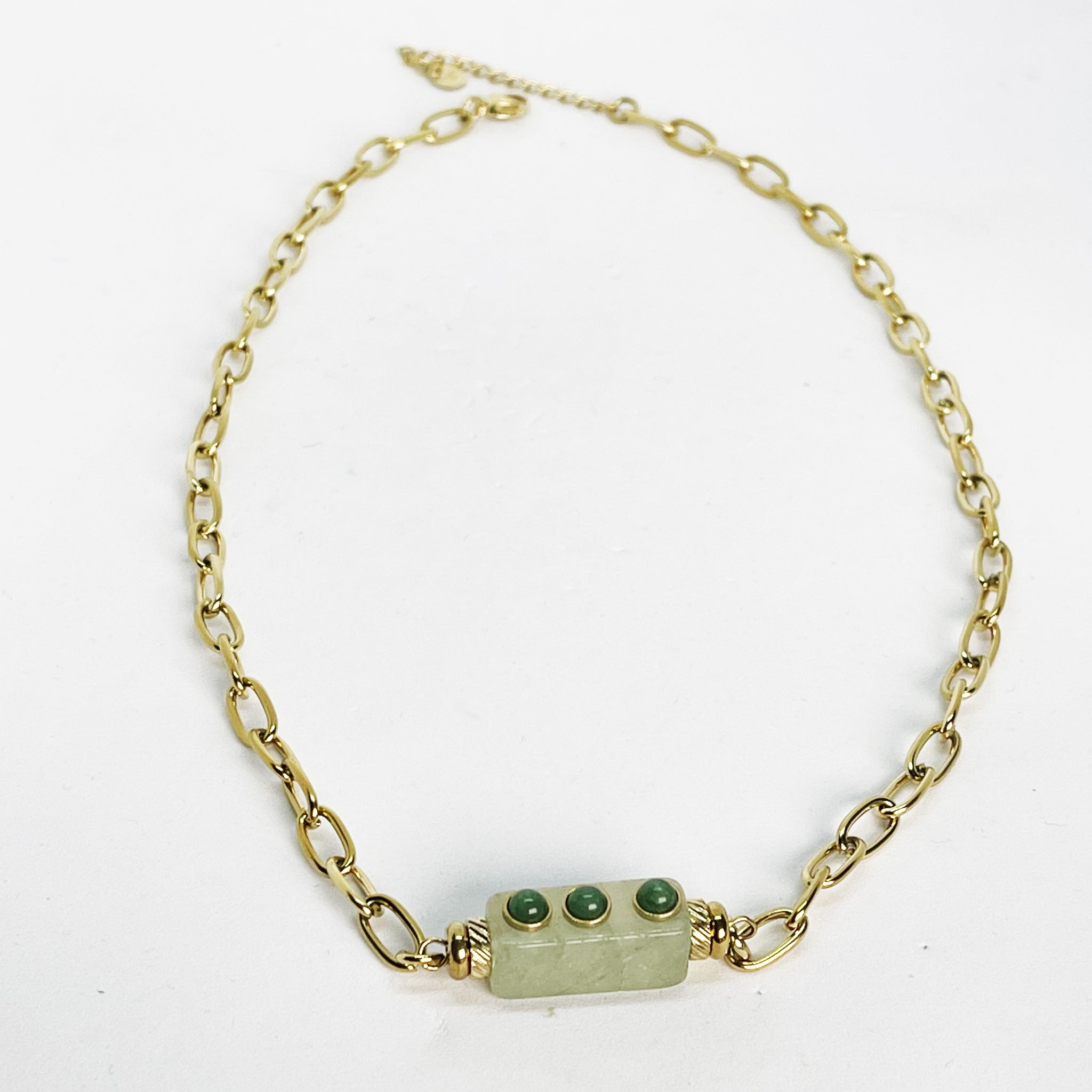 Collier Chaîne Rectangle 3 Perles Vertes