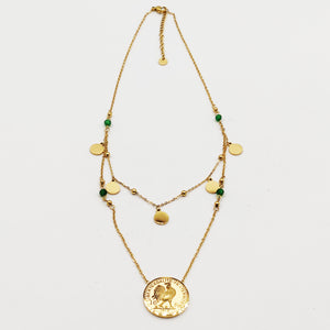 Collier Double Cercles, Pierres Vertes et Louise Coq