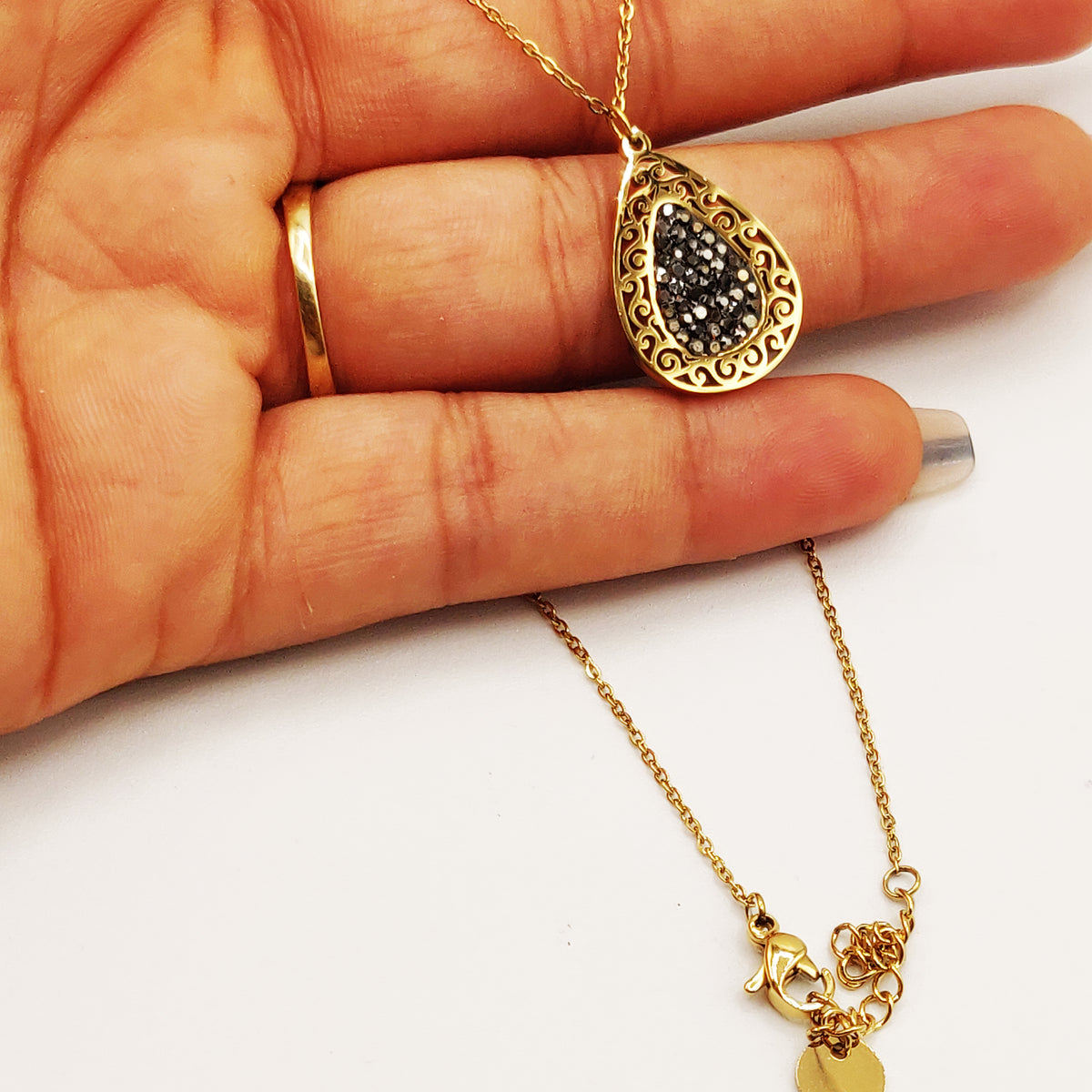 Collier Goutte Orientale Cristaux Noir