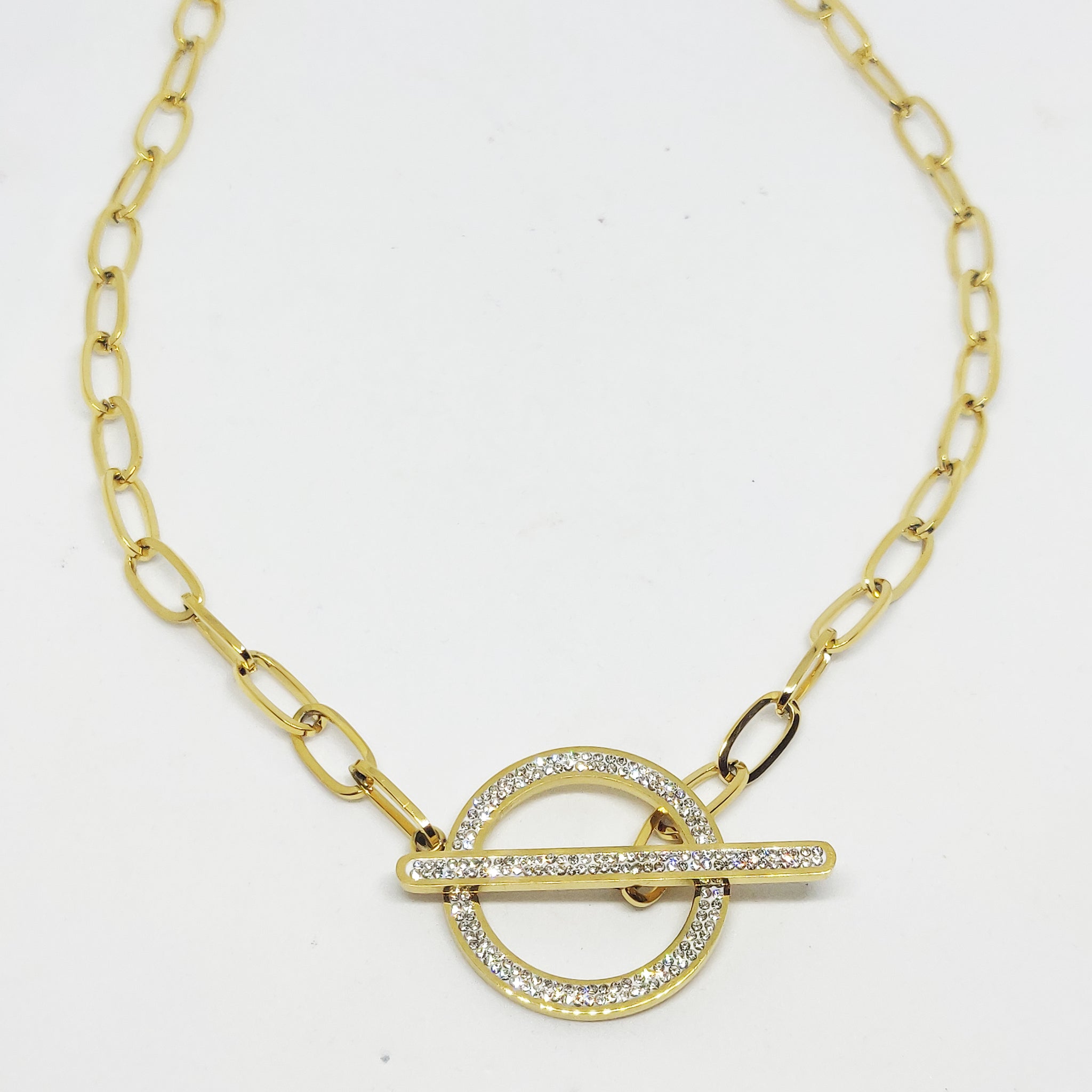 Collier Grand Cercle et Barre Cristaux