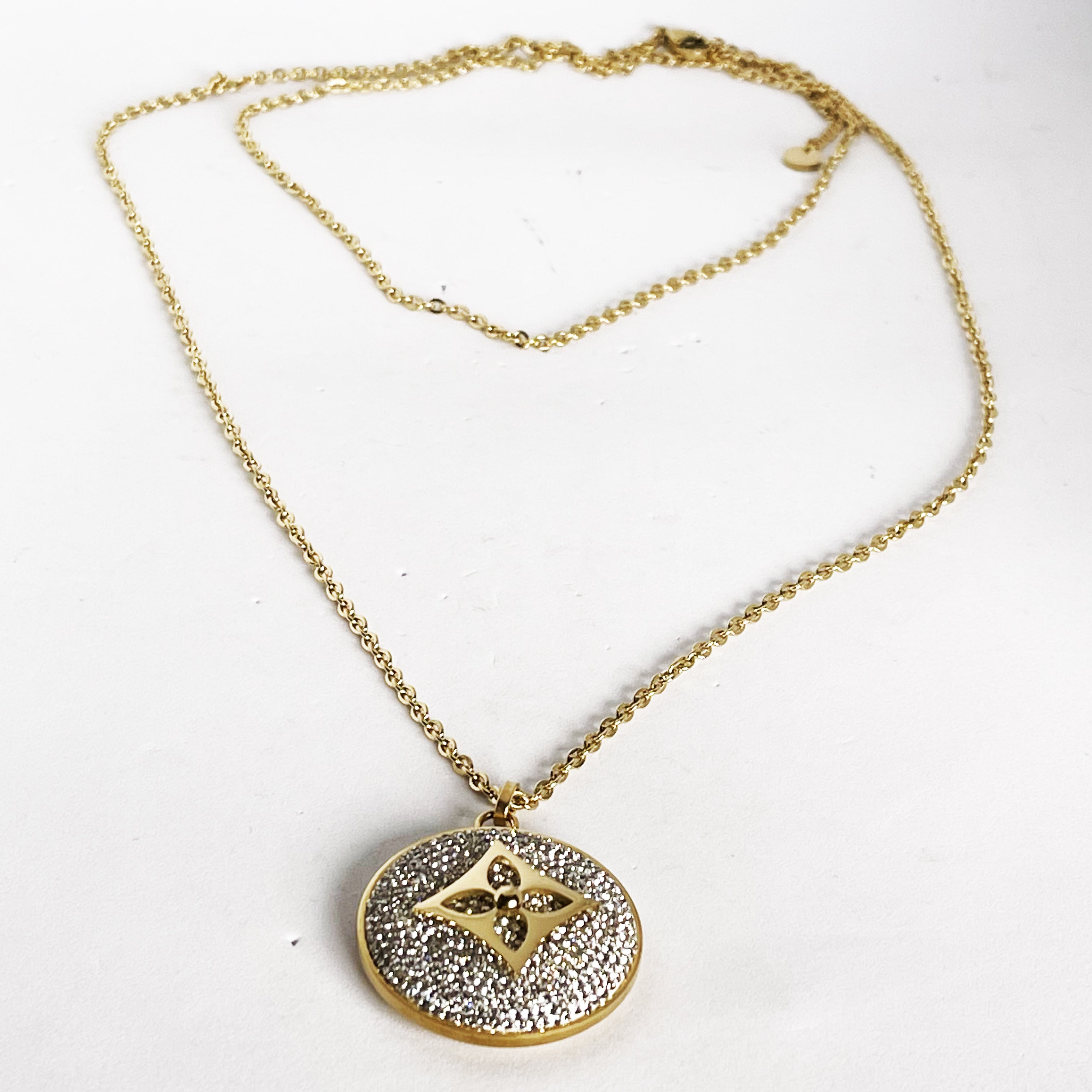 Collier Long Cercle Étoile Cristaux Luxe
