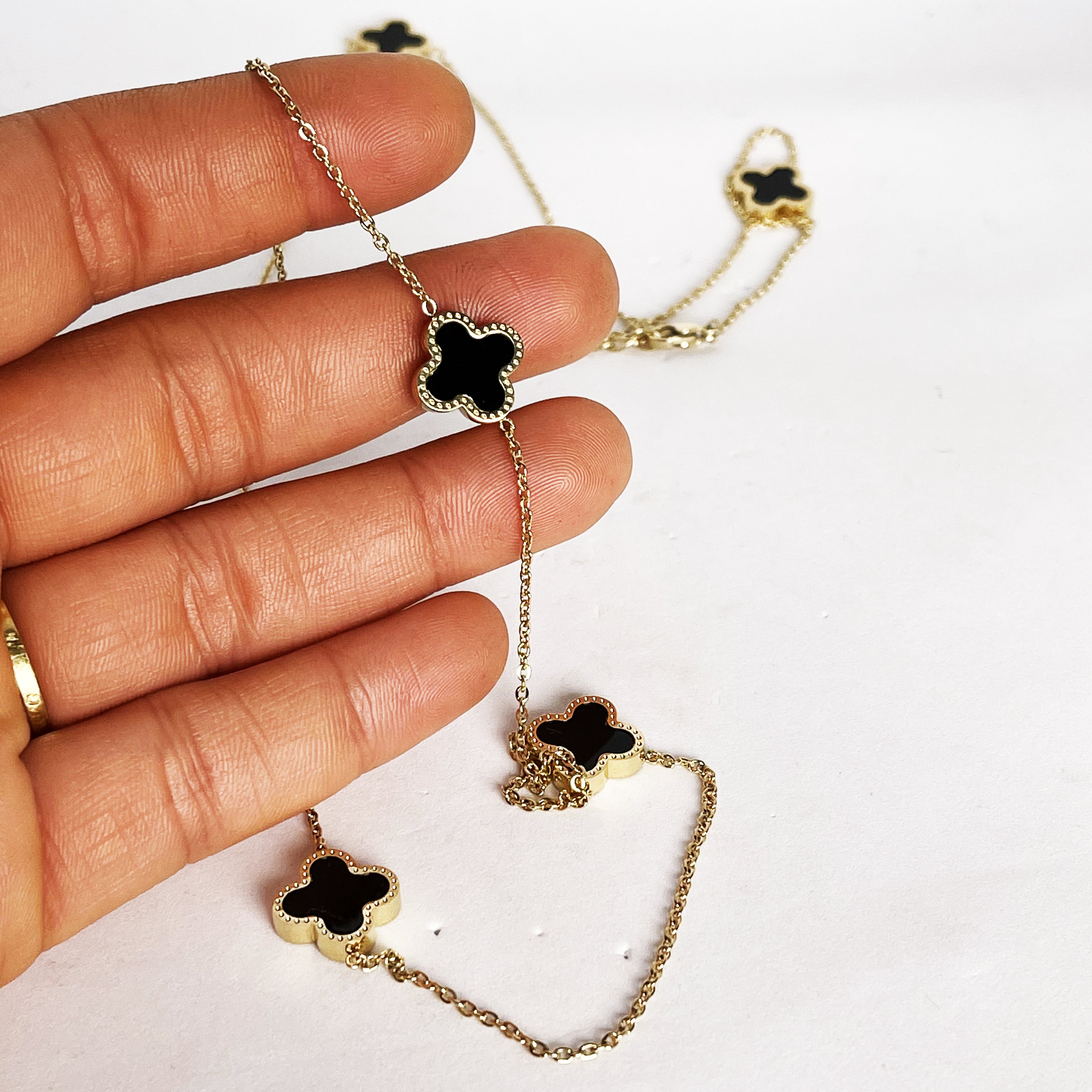 Collier Long Multi Trèfles Noirs