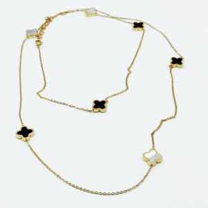 Collier Long Multi Trèfles Noirs et Blancs Nacrés