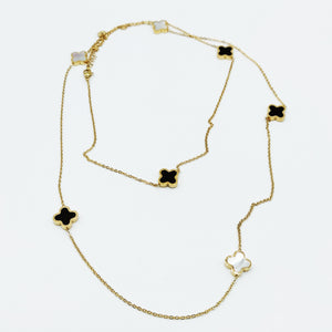 Collier Long Multi Trèfles Noirs et Blancs Nacrés