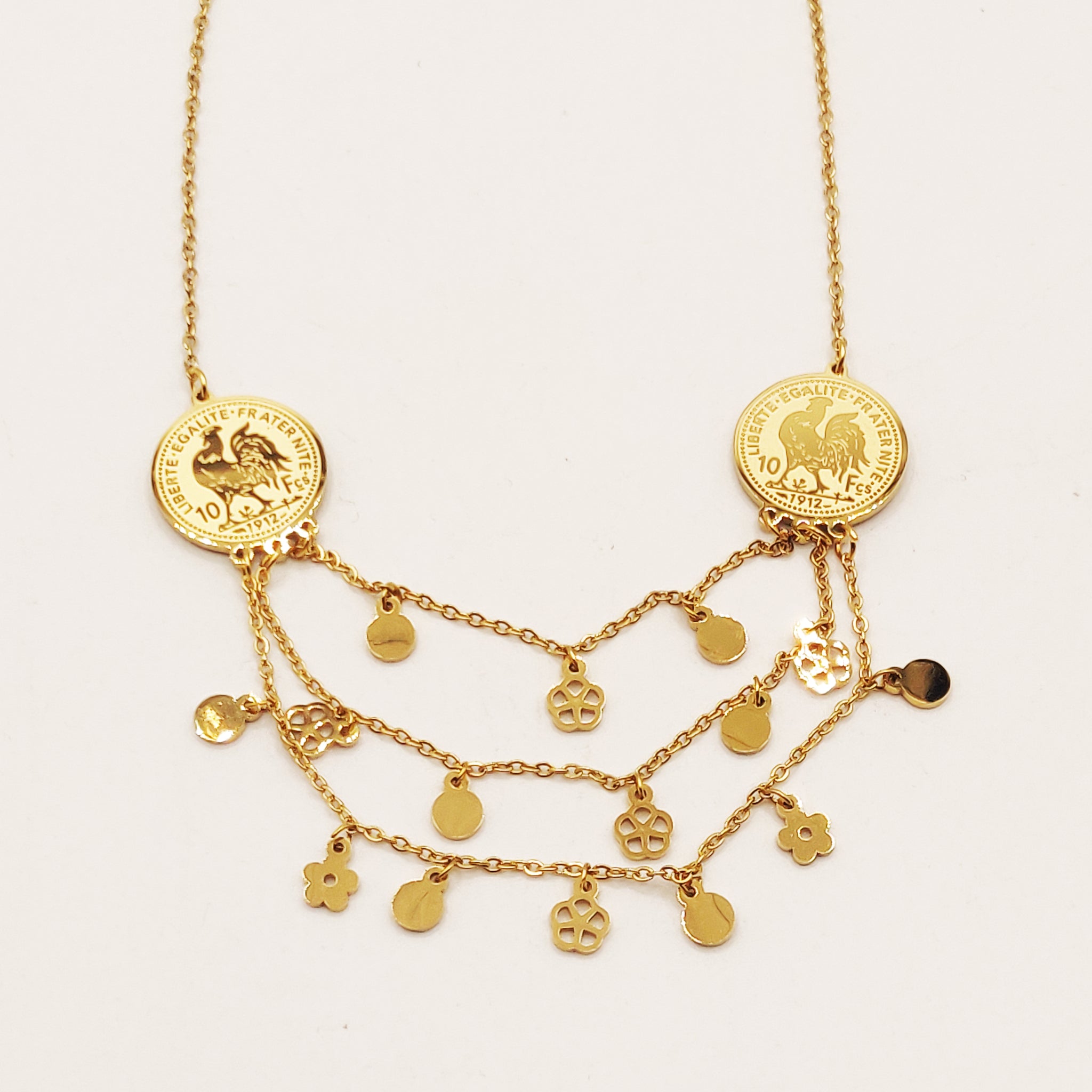 Collier Triple Rangs Avec Pendentifs Croissant De Lune Et Pierre - Doré Alliage De Zinc