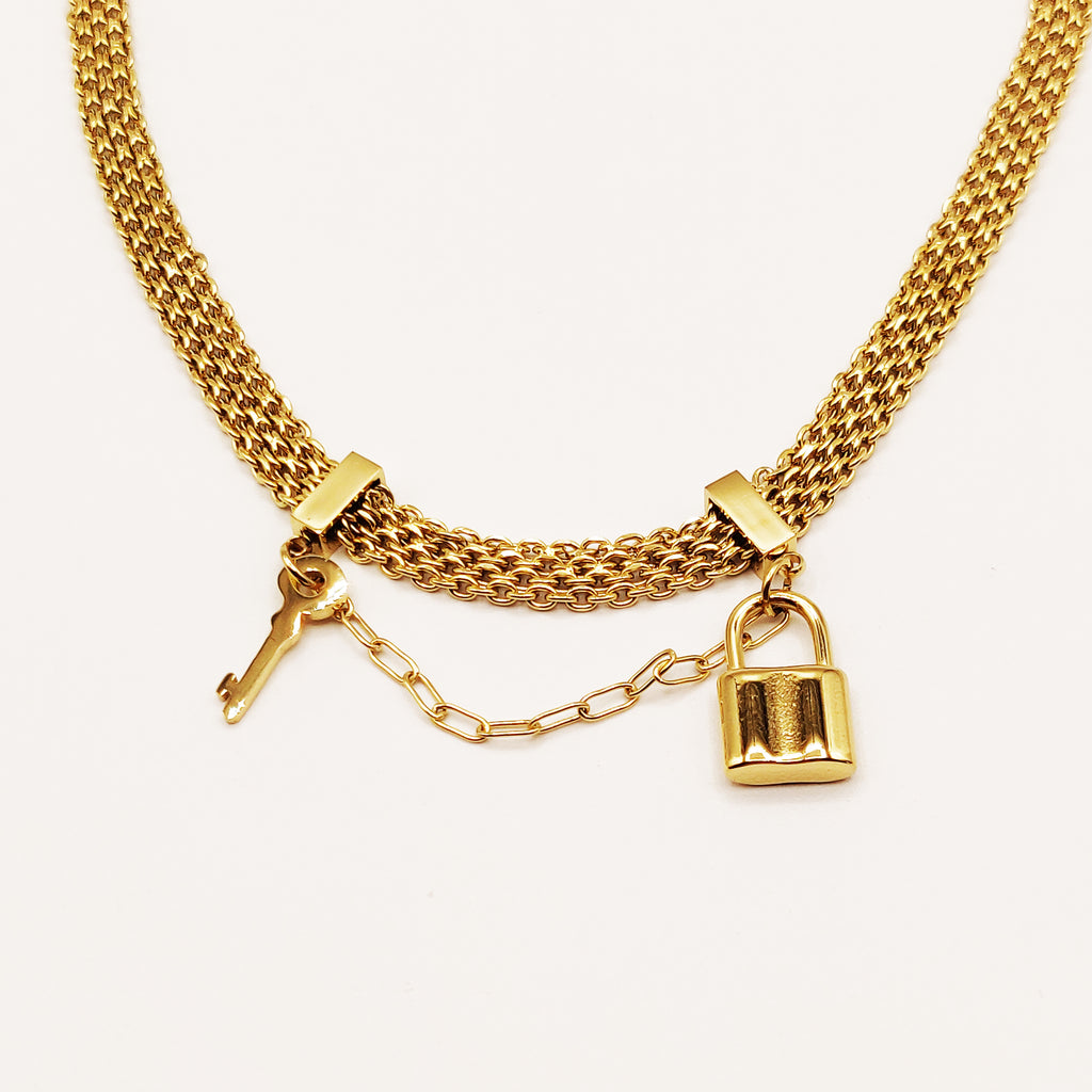 Collier Multi Chaînes Cadenas et Clé
