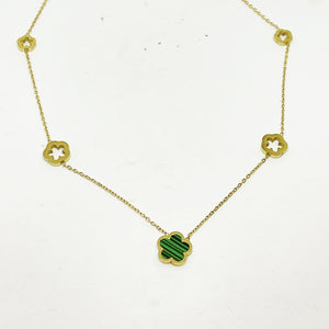 Collier Multi Marguerites Creuses et 1 Verte