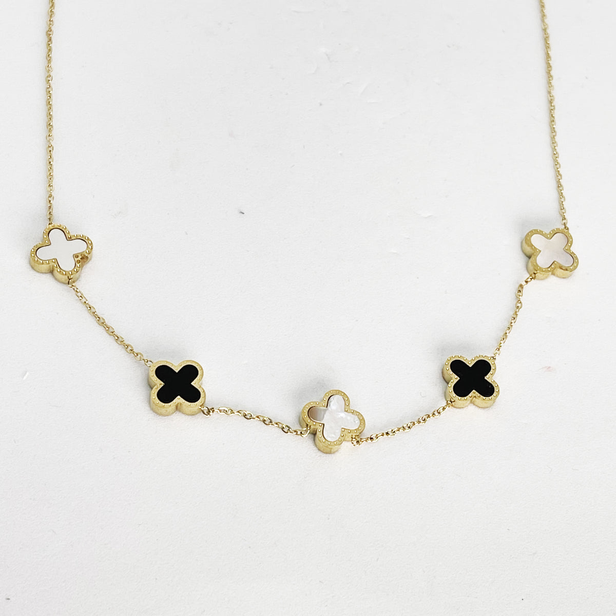 Collier Multi Trèfles Blancs et Noirs