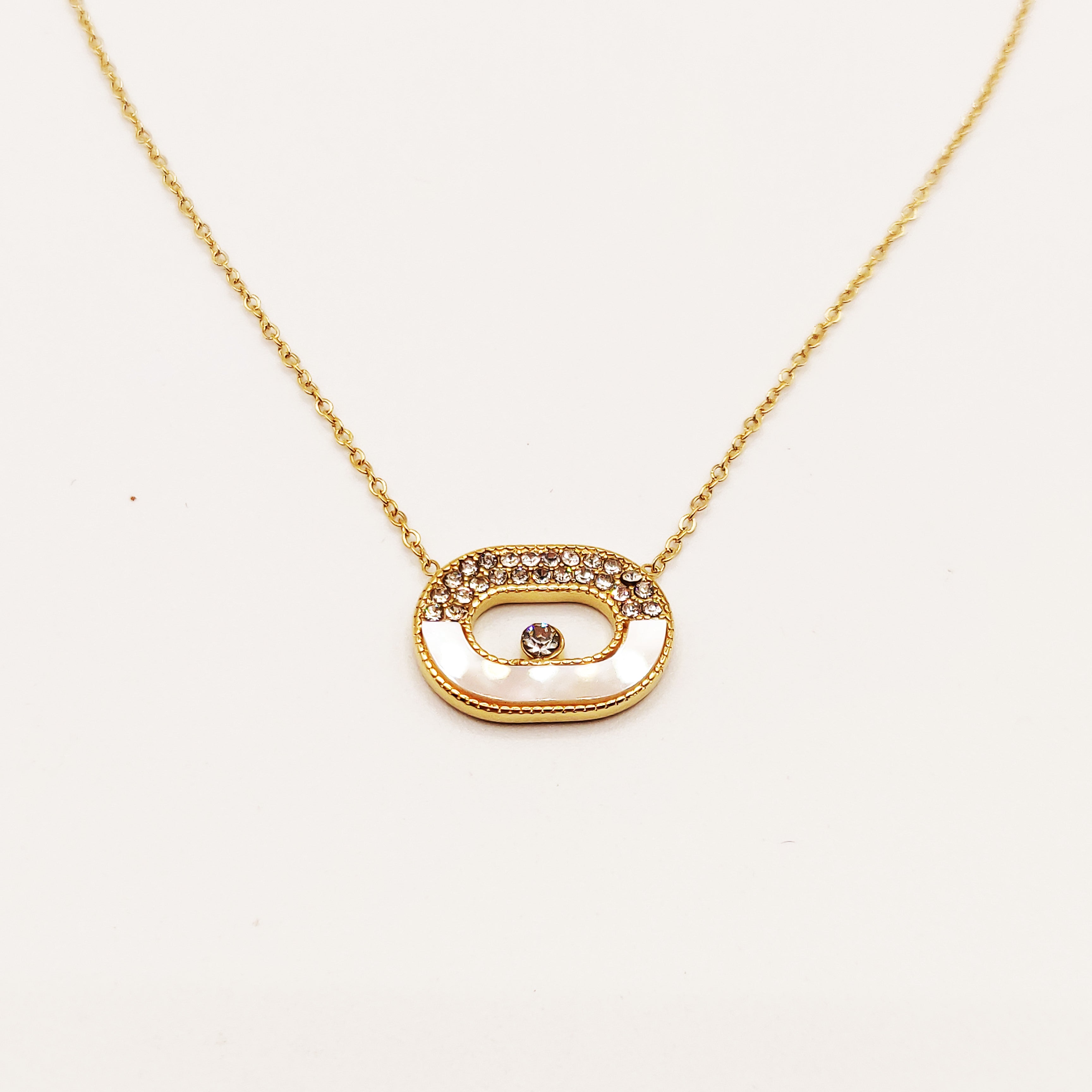 Collier Ovale Mi Nacré Mi Cristaux