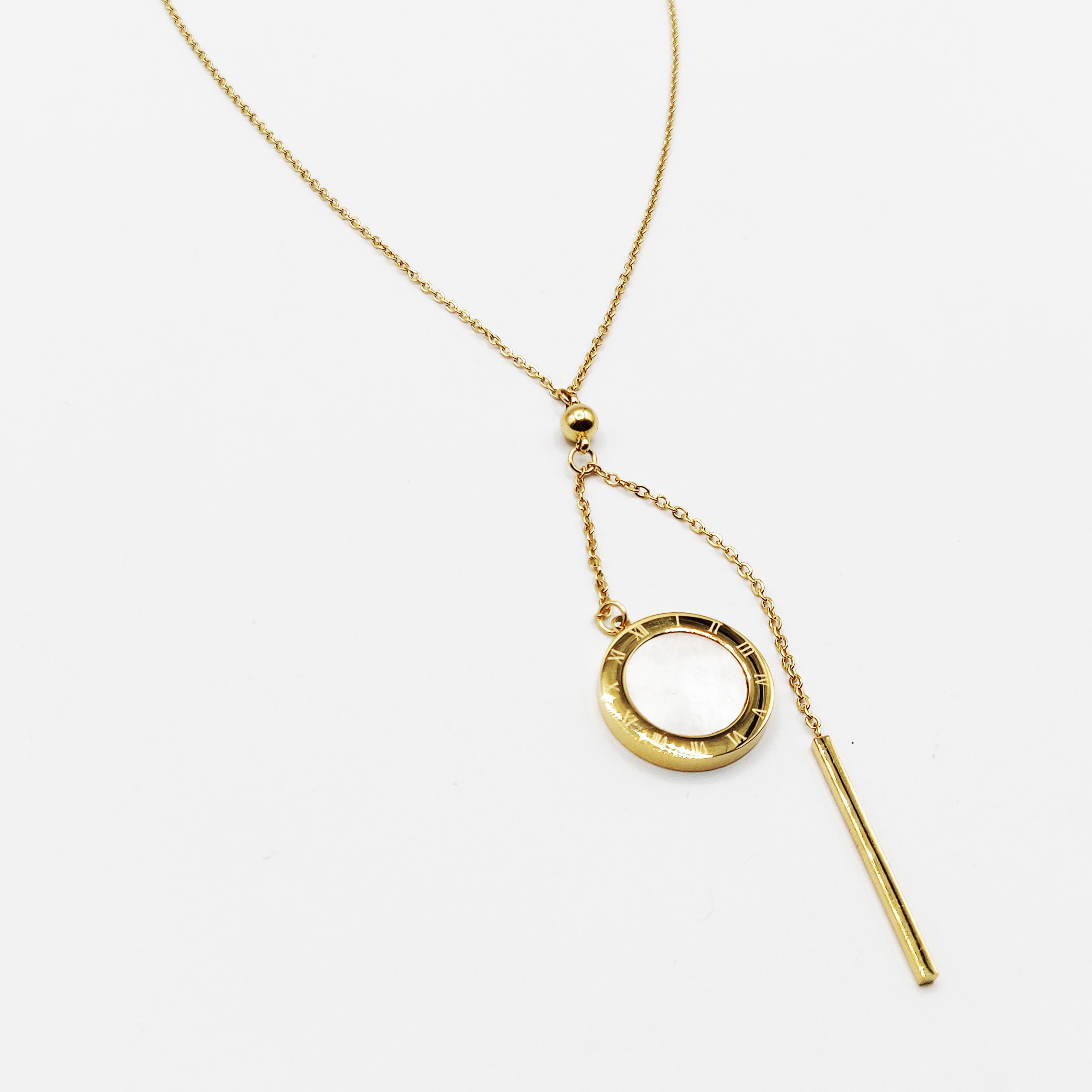 Collier Pendentif Romain Face Noire et Blanc Nacré et Barre