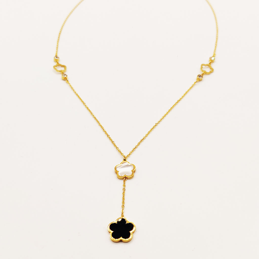 Collier Pendentifs Marguerites Noire et Blanche Nacrée