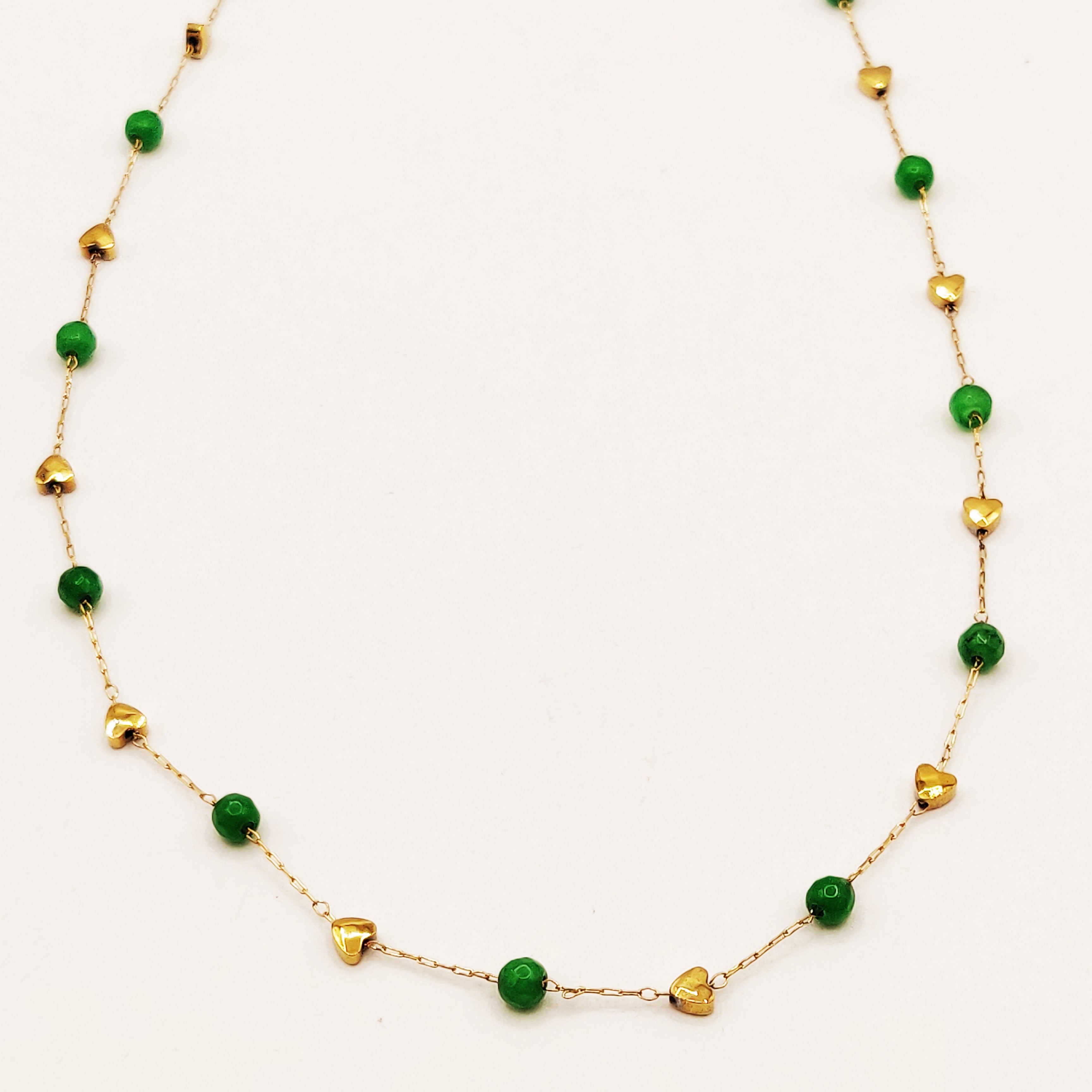 Collier Perles Vertes et Coeurs Dorés