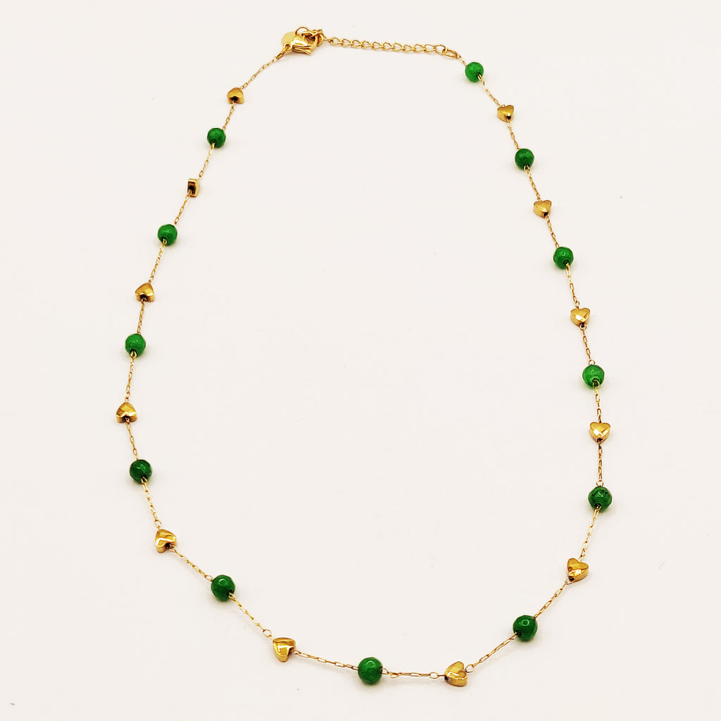 Collier Perles Vertes et Coeurs Dorés