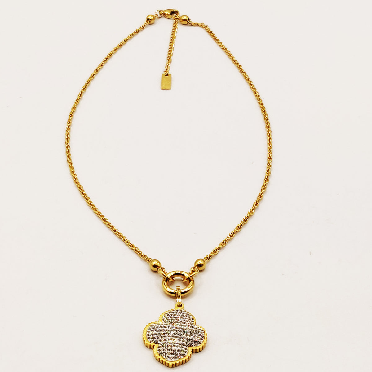 Collier Simple Pendentif Trèfle Cristaux Luxe