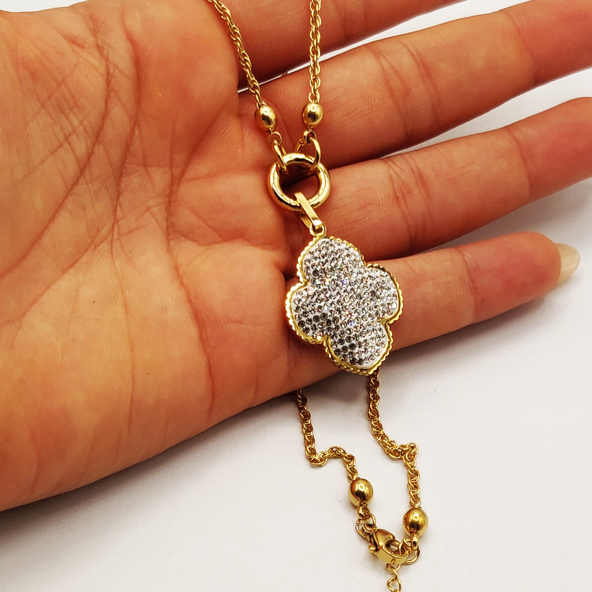 Collier Simple Pendentif Trèfle Cristaux Luxe