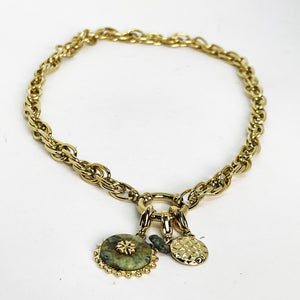 Collier Torsade 3 Pendentifs Soleil Vert