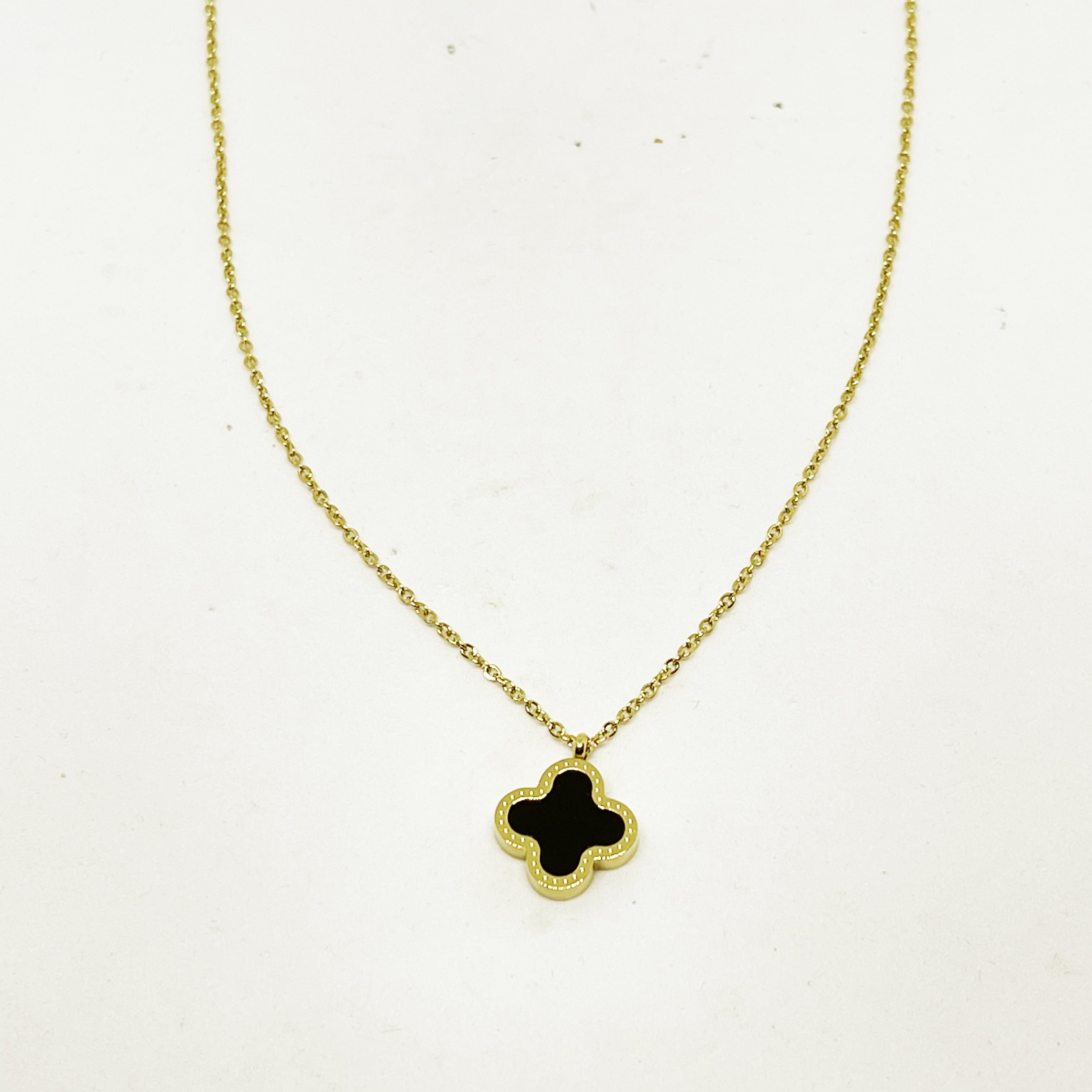 Collier Trèfle Noir et Blanc Nacré