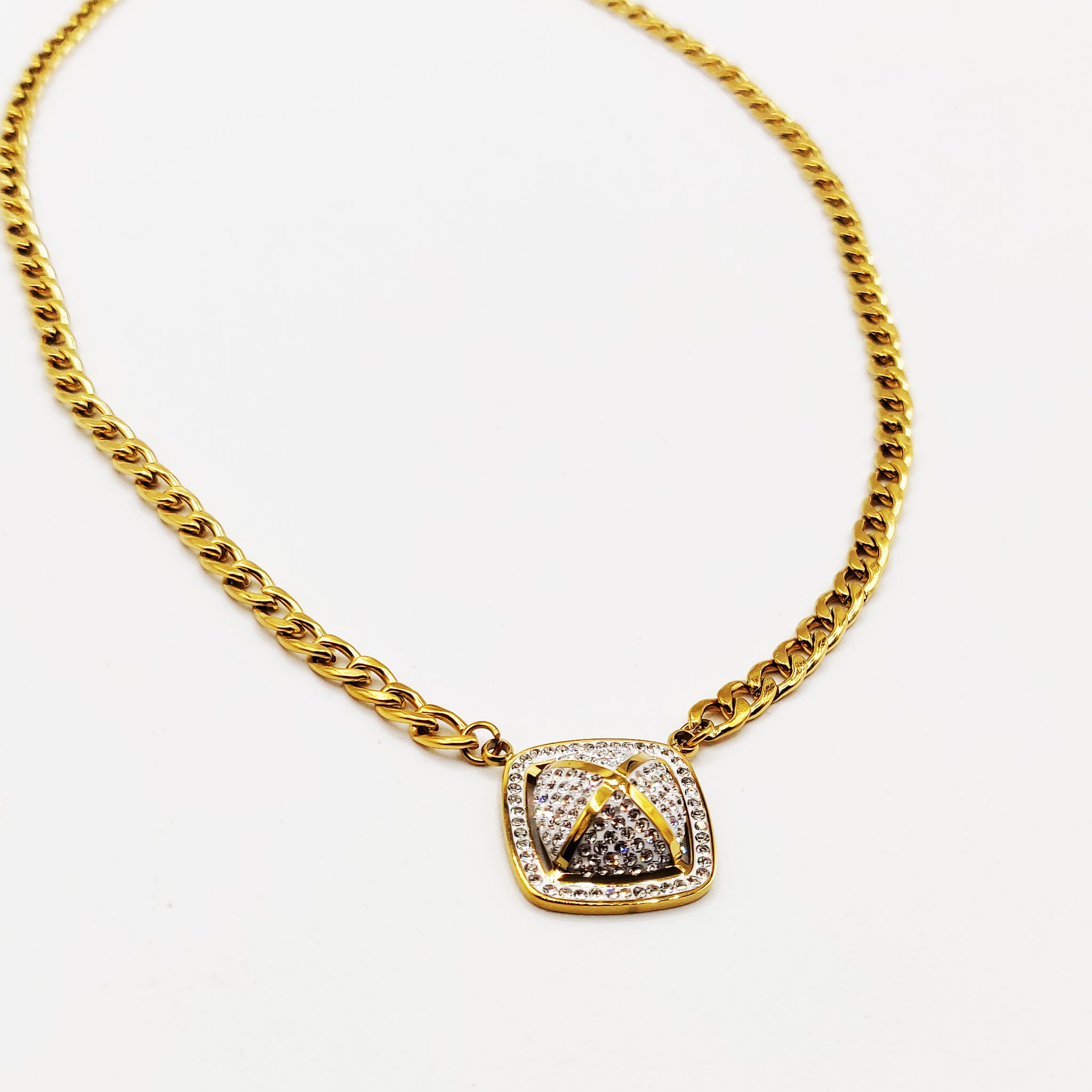 Collier Tresse Carré Bombé Cristaux X