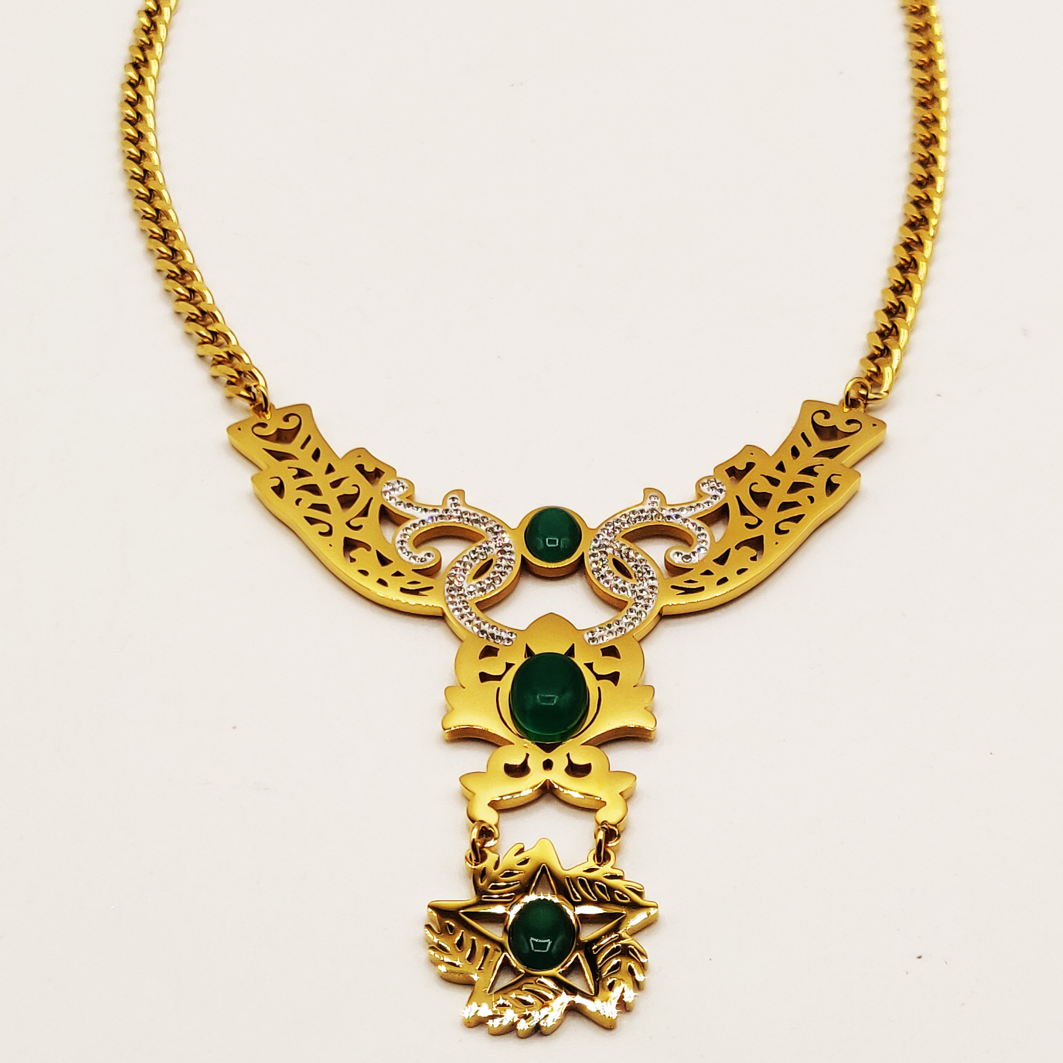 Collier Tresse Étoile Design Oriental Perles Vertes Luxe
