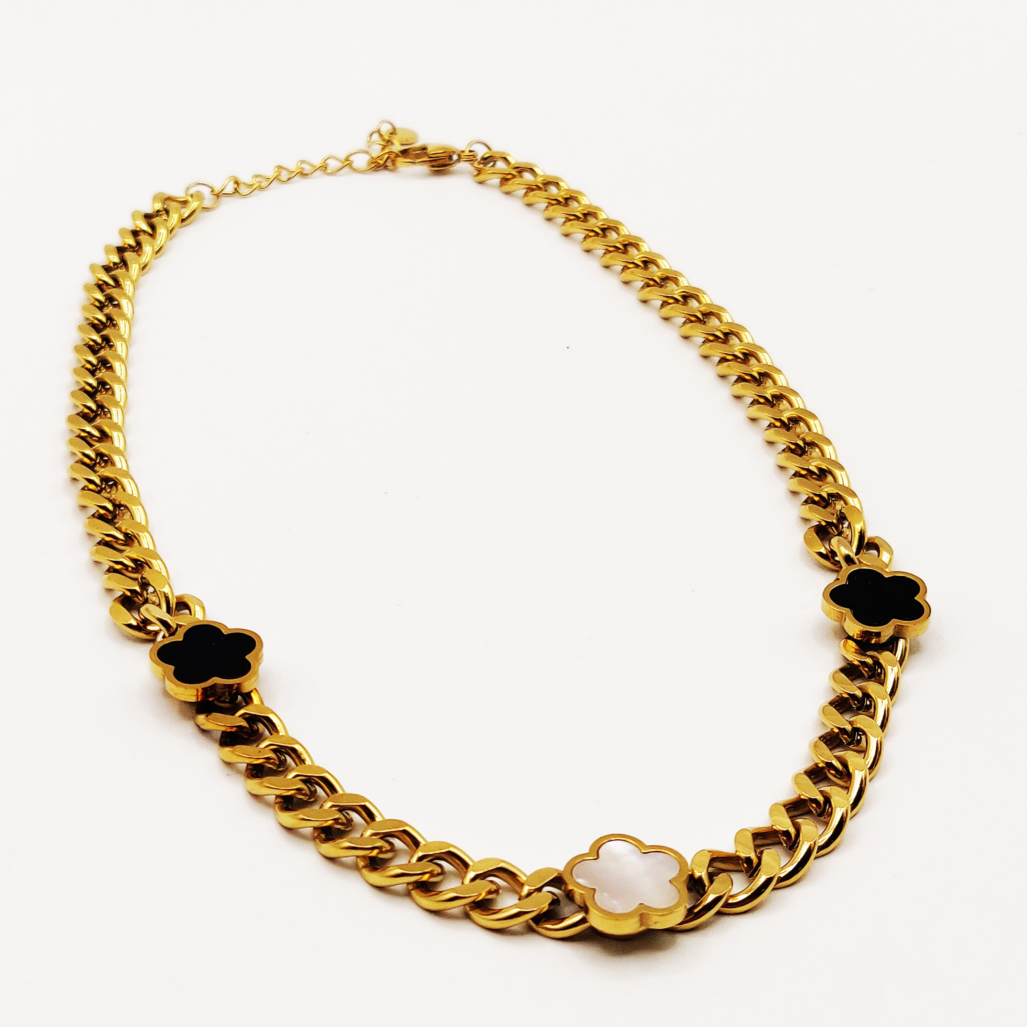 Collier Tresse Marguerites Noires et Blanches