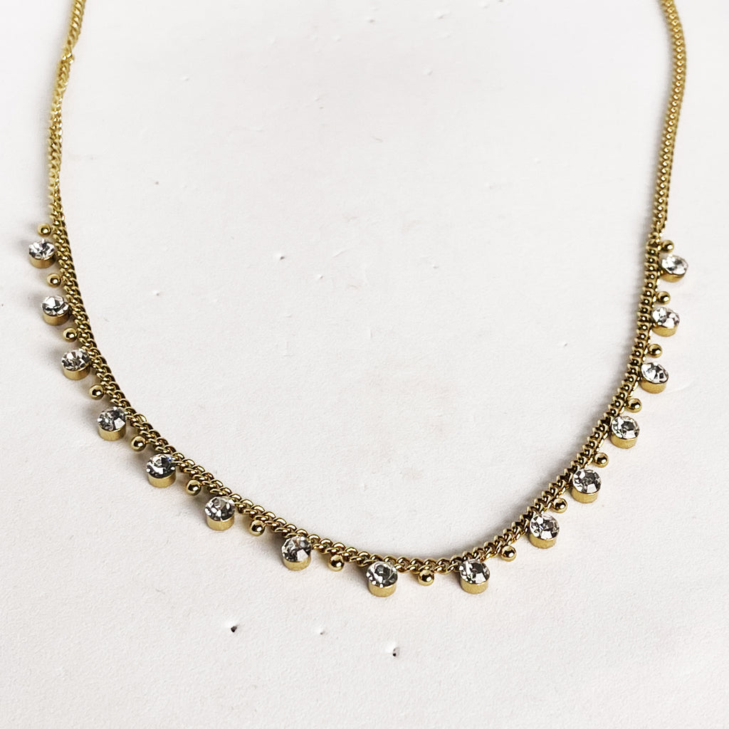 Collier Tresse Multi Cristaux et Perles Dorées