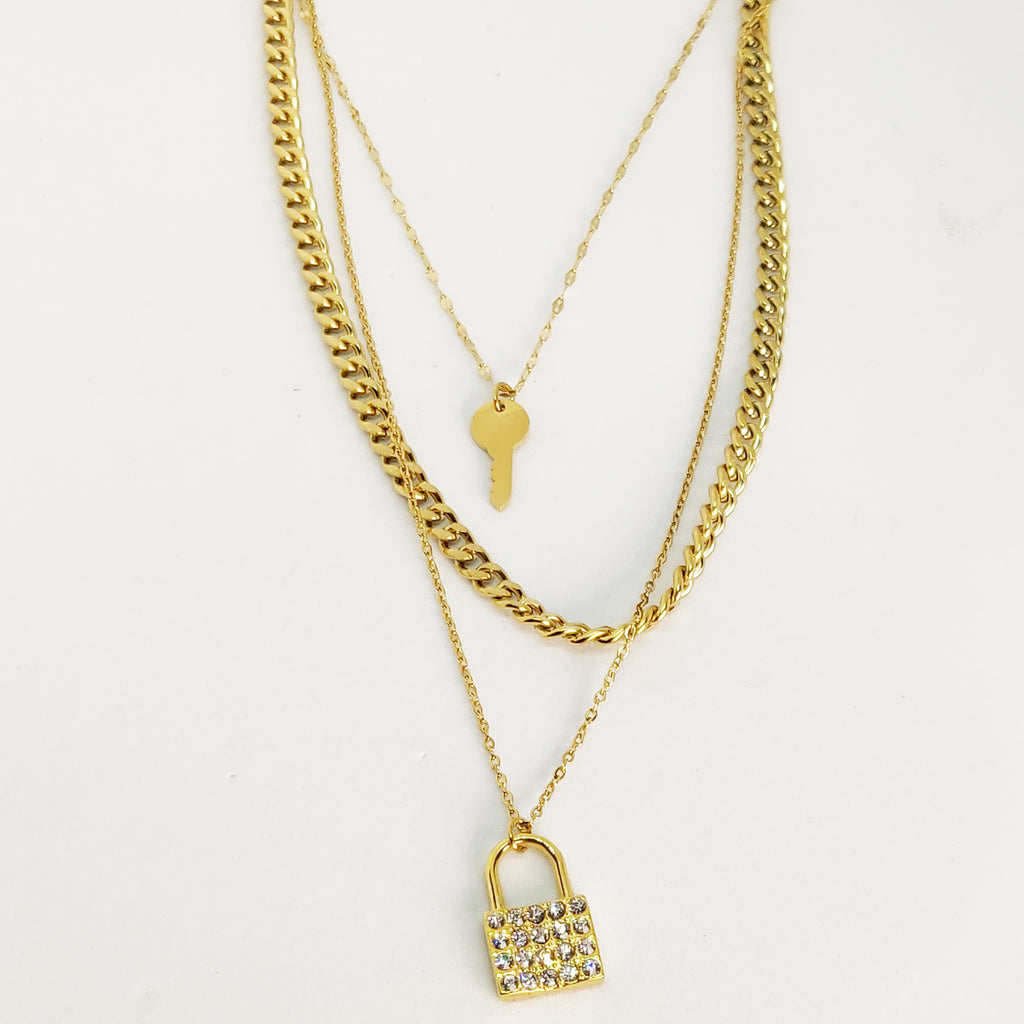 Collier Triple Cadenas et Clé